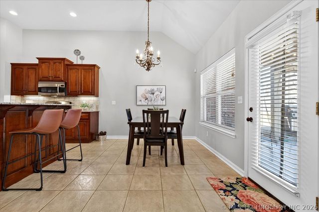 1916 Barnett Place, Bartlesville, OK 74006