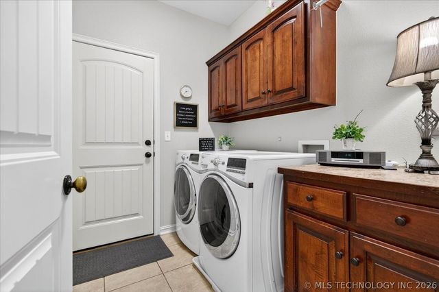 1916 Barnett Place, Bartlesville, OK 74006