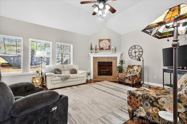 1916 Barnett Place, Bartlesville, OK 74006