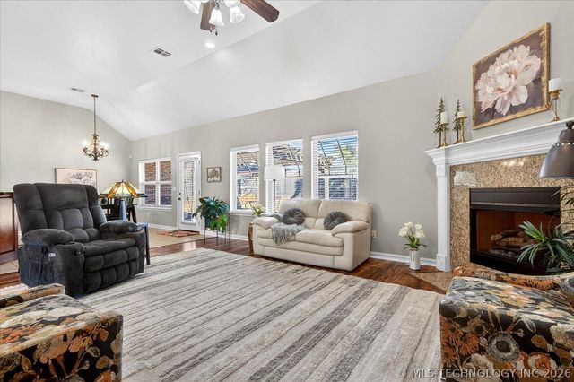 1916 Barnett Place, Bartlesville, OK 74006