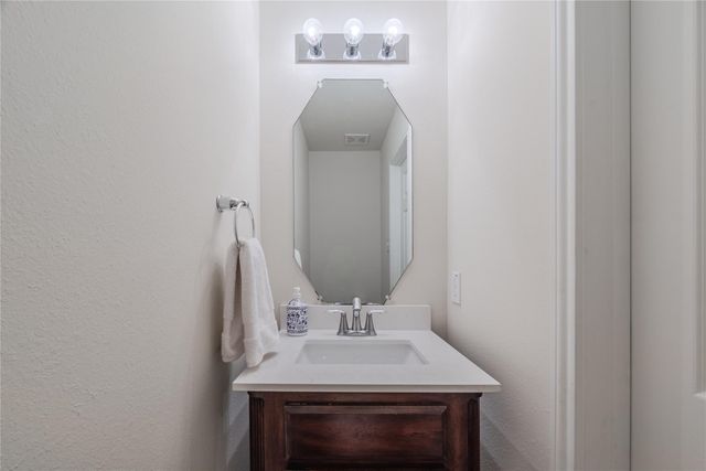 323 Bloomhill Place, Magnolia, TX 77354