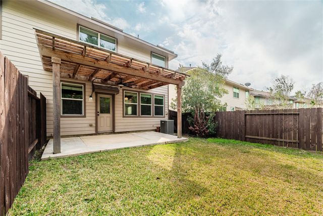 323 Bloomhill Place, Magnolia, TX 77354