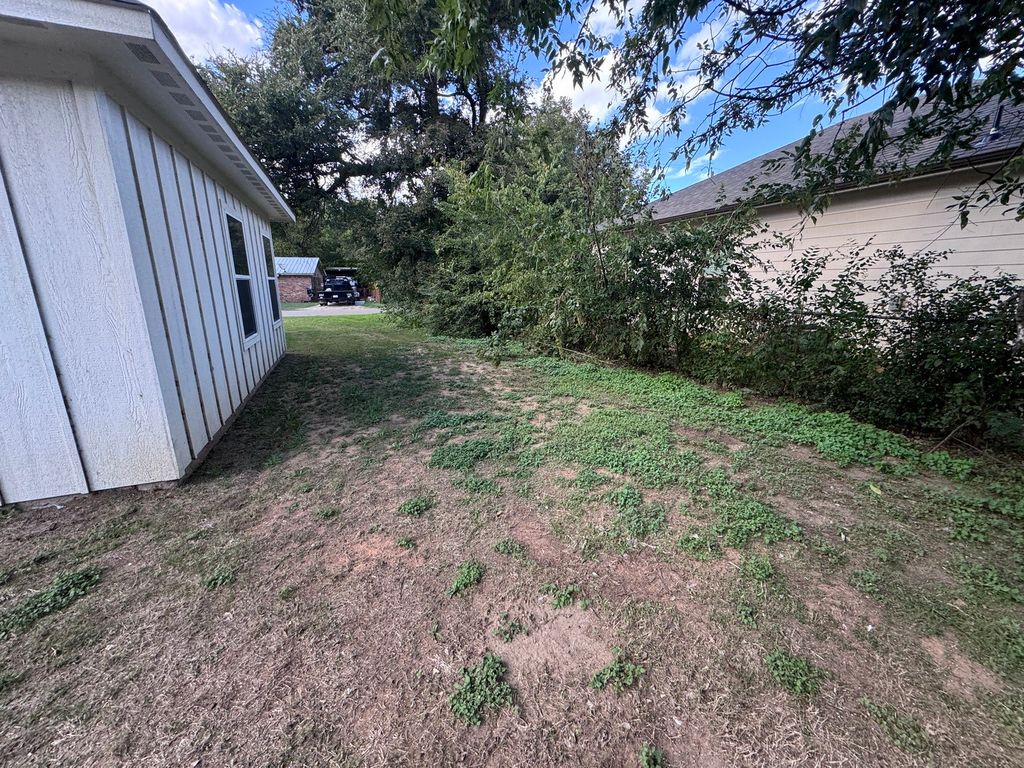 207 S Washington Street, Cleburne, TX 76031 — photo 5