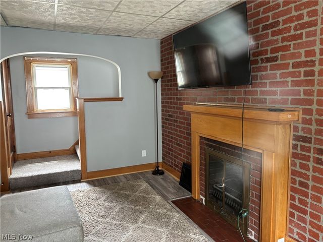 732 Tallmadge Road, Cuyahoga Falls, OH 44221