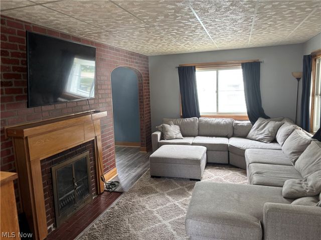 732 Tallmadge Road, Cuyahoga Falls, OH 44221