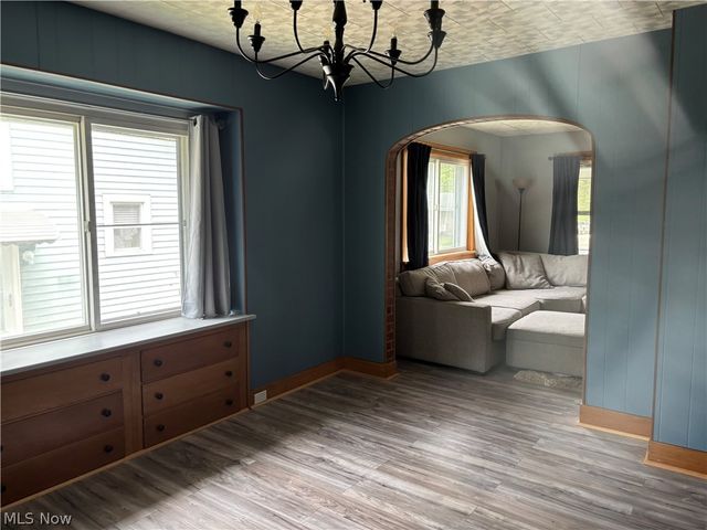 732 Tallmadge Road, Cuyahoga Falls, OH 44221