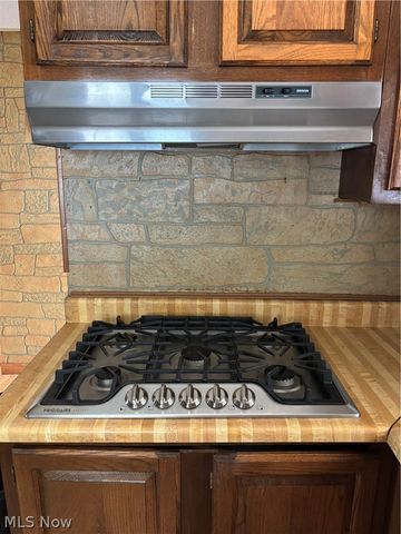 732 Tallmadge Road, Cuyahoga Falls, OH 44221