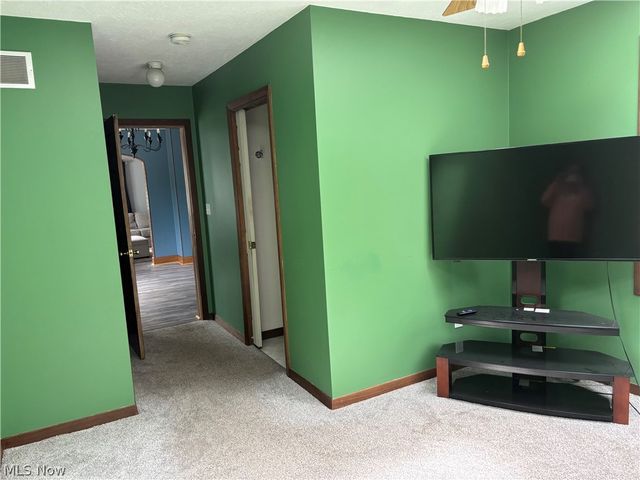 732 Tallmadge Road, Cuyahoga Falls, OH 44221