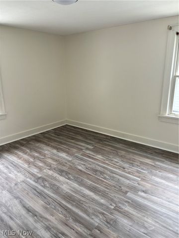 732 Tallmadge Road, Cuyahoga Falls, OH 44221