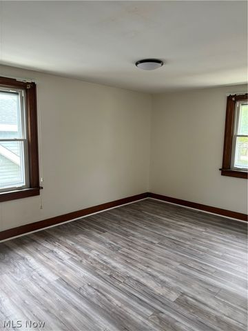 732 Tallmadge Road, Cuyahoga Falls, OH 44221