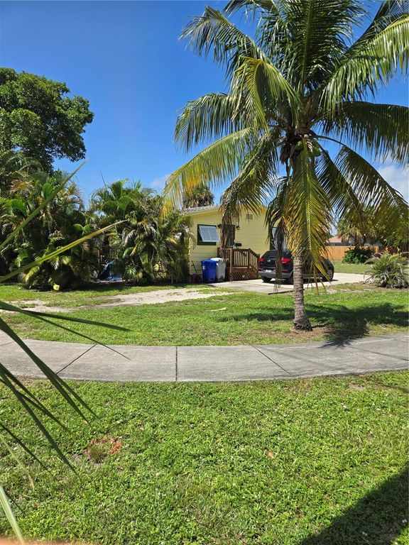 239 NE 18TH AVENUE, Pompano Beach, FL 33060