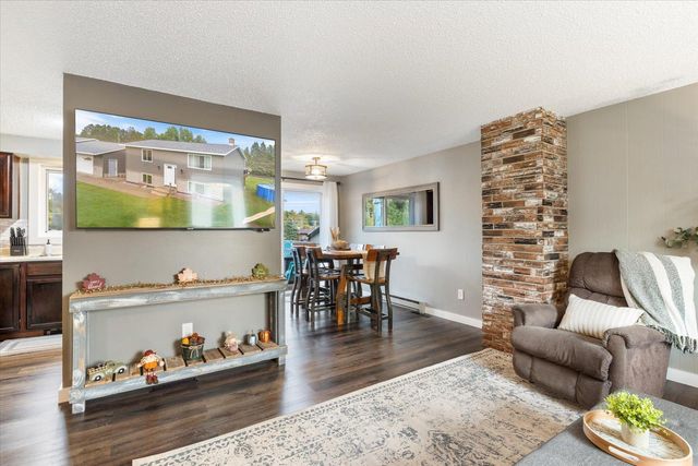 808 Center Drive NW, Chisholm, MN 55719