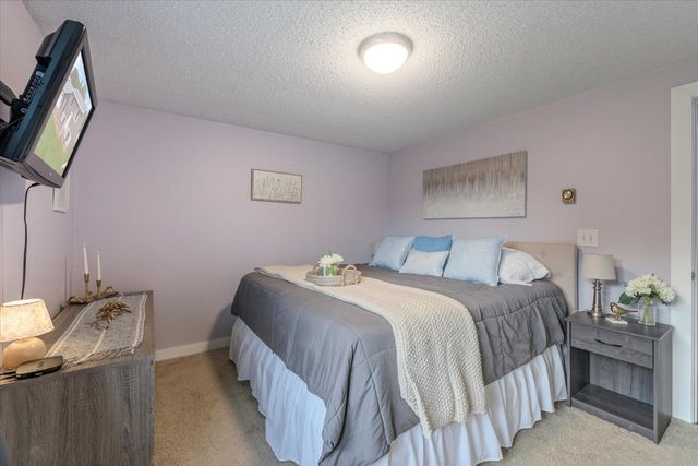 808 Center Drive NW, Chisholm, MN 55719