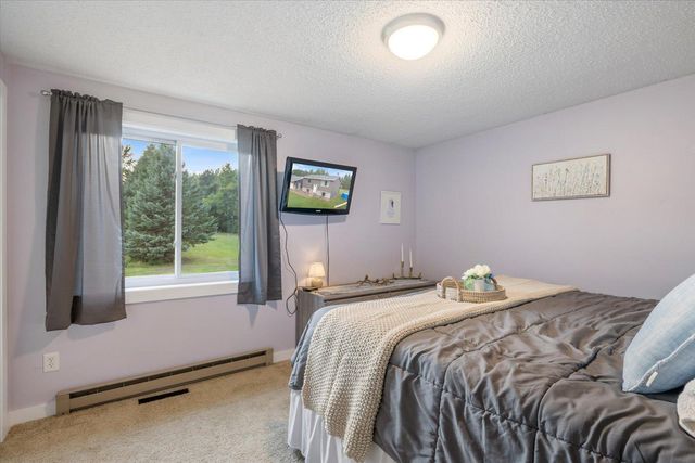 808 Center Drive NW, Chisholm, MN 55719