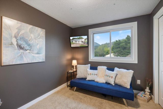 808 Center Drive NW, Chisholm, MN 55719