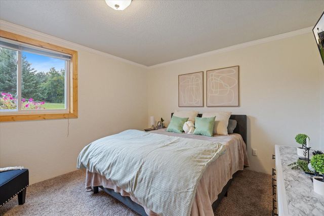 808 Center Drive NW, Chisholm, MN 55719