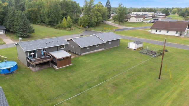 808 Center Drive NW, Chisholm, MN 55719