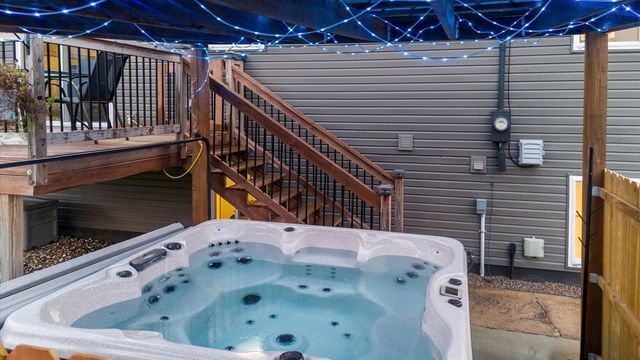 808 Center Drive NW, Chisholm, MN 55719