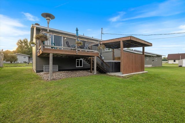 808 Center Drive NW, Chisholm, MN 55719