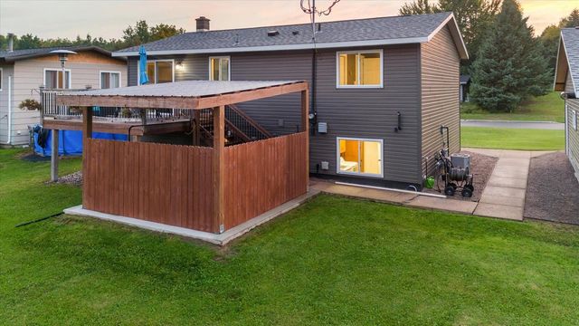 808 Center Drive NW, Chisholm, MN 55719