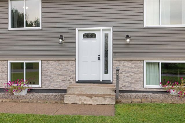 808 Center Drive NW, Chisholm, MN 55719