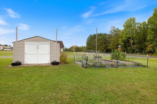 808 Center Drive NW, Chisholm, MN 55719