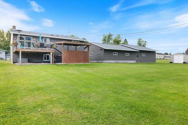 808 Center Drive NW, Chisholm, MN 55719