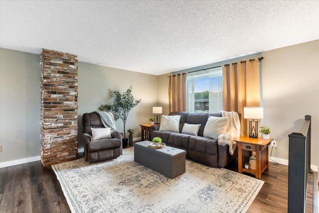 808 Center Drive NW, Chisholm, MN 55719