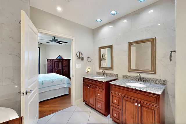 330 Las Colinas Boulevard E 602, Irving, TX 75039