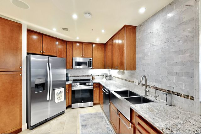 330 Las Colinas Boulevard E 602, Irving, TX 75039