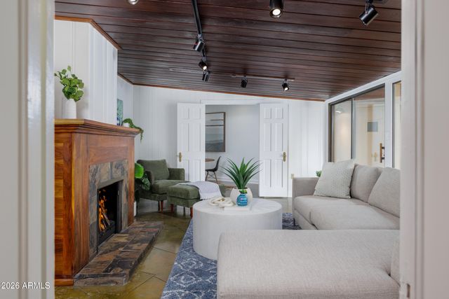 301 W Holly Street, Phoenix, AZ 85003