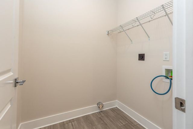 185 HERITAGE LAKE DR, Memphis, TN 38109