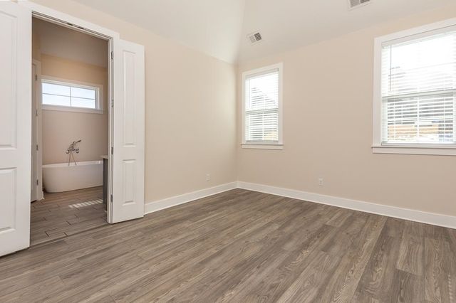 185 HERITAGE LAKE DR, Memphis, TN 38109