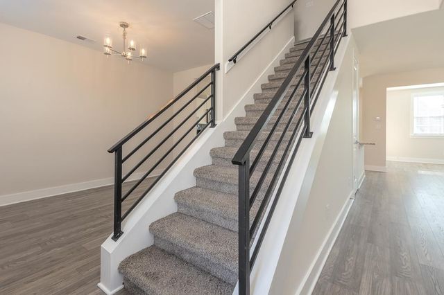 185 HERITAGE LAKE DR, Memphis, TN 38109