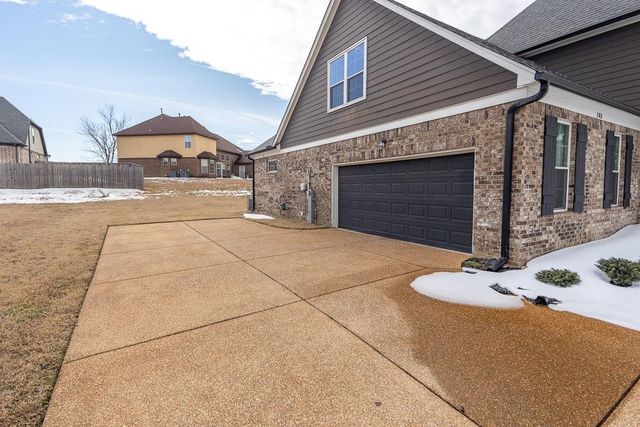 185 HERITAGE LAKE DR, Memphis, TN 38109