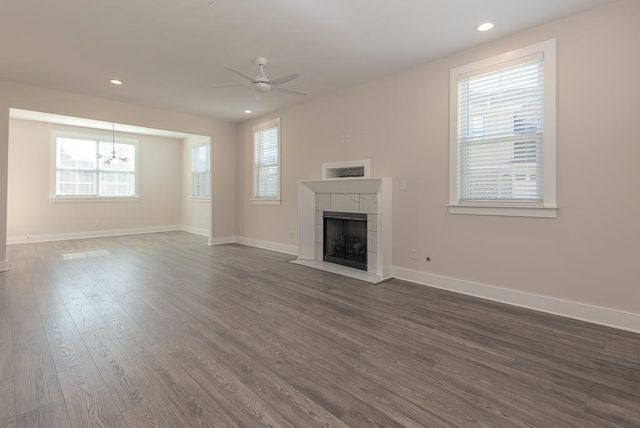 185 HERITAGE LAKE DR, Memphis, TN 38109