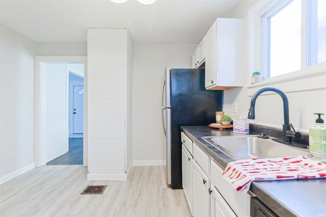 811 E Ewing Avenue, South Bend, IN 46613