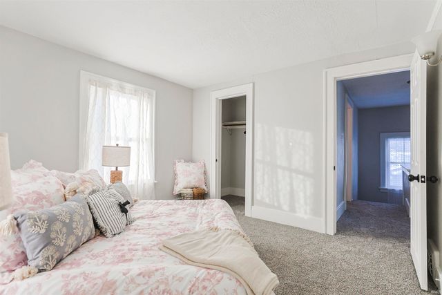 811 E Ewing Avenue, South Bend, IN 46613