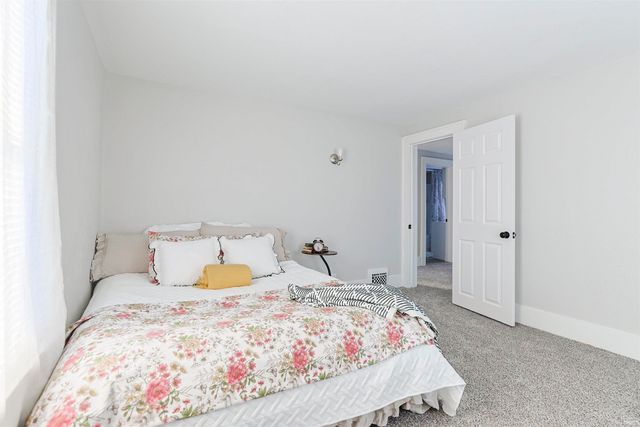 811 E Ewing Avenue, South Bend, IN 46613