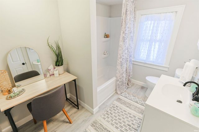 811 E Ewing Avenue, South Bend, IN 46613