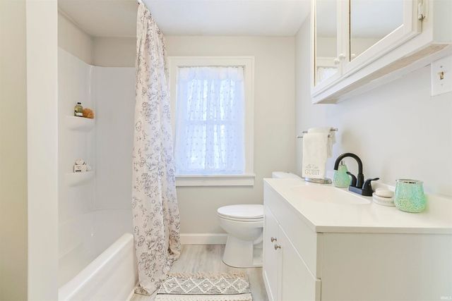 811 E Ewing Avenue, South Bend, IN 46613