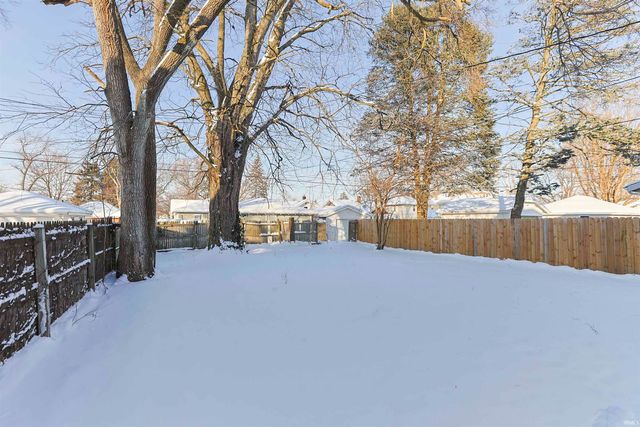 811 E Ewing Avenue, South Bend, IN 46613