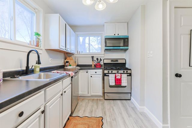 811 E Ewing Avenue, South Bend, IN 46613