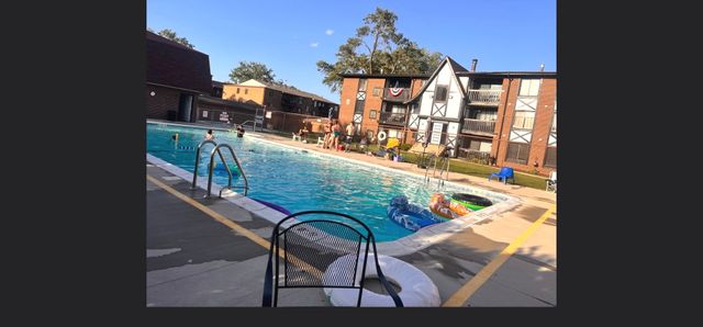 13615 LAMON Avenue 510, Crestwood, IL 60418