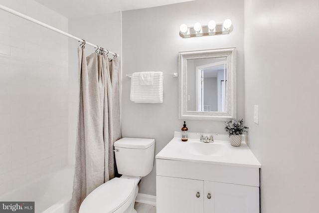 2557 KINGSWOOD CT, Woodbridge, VA 22192