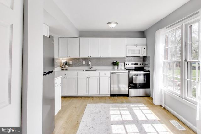 2557 KINGSWOOD CT, Woodbridge, VA 22192