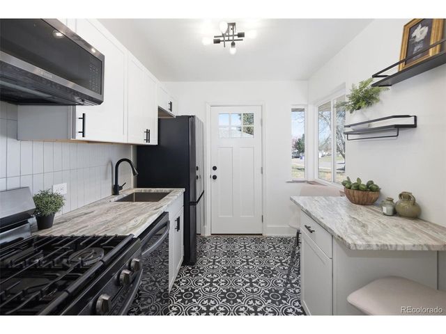 1317 Geneva St, Aurora, CO 80010