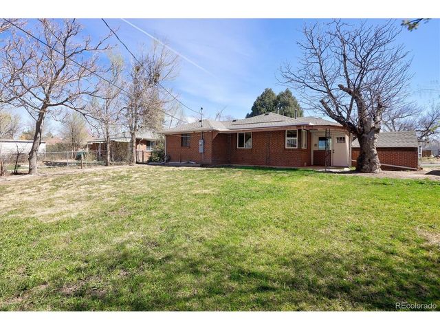 1317 Geneva St, Aurora, CO 80010