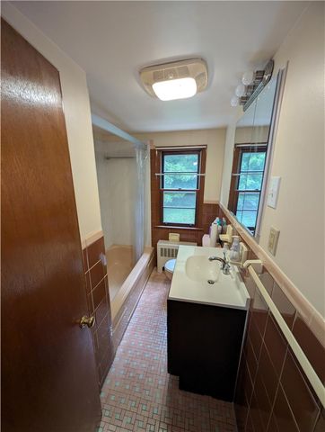 943 Moravia Street, Bethlehem City, PA 18015