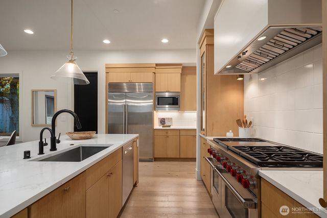2009 166th Place NE, Bellevue, WA 98008